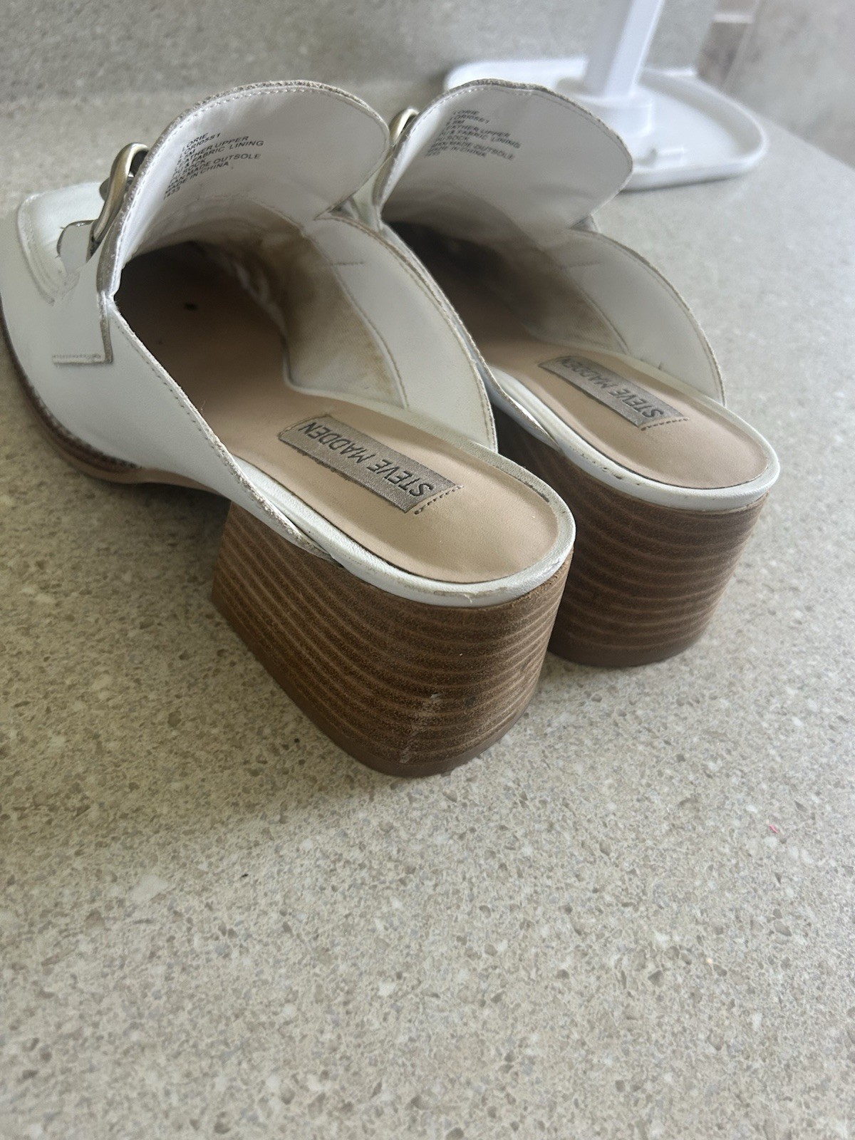 Steve Madden Women’s White Leather Slip-On Mule Chain Accent Block Heel 8.5