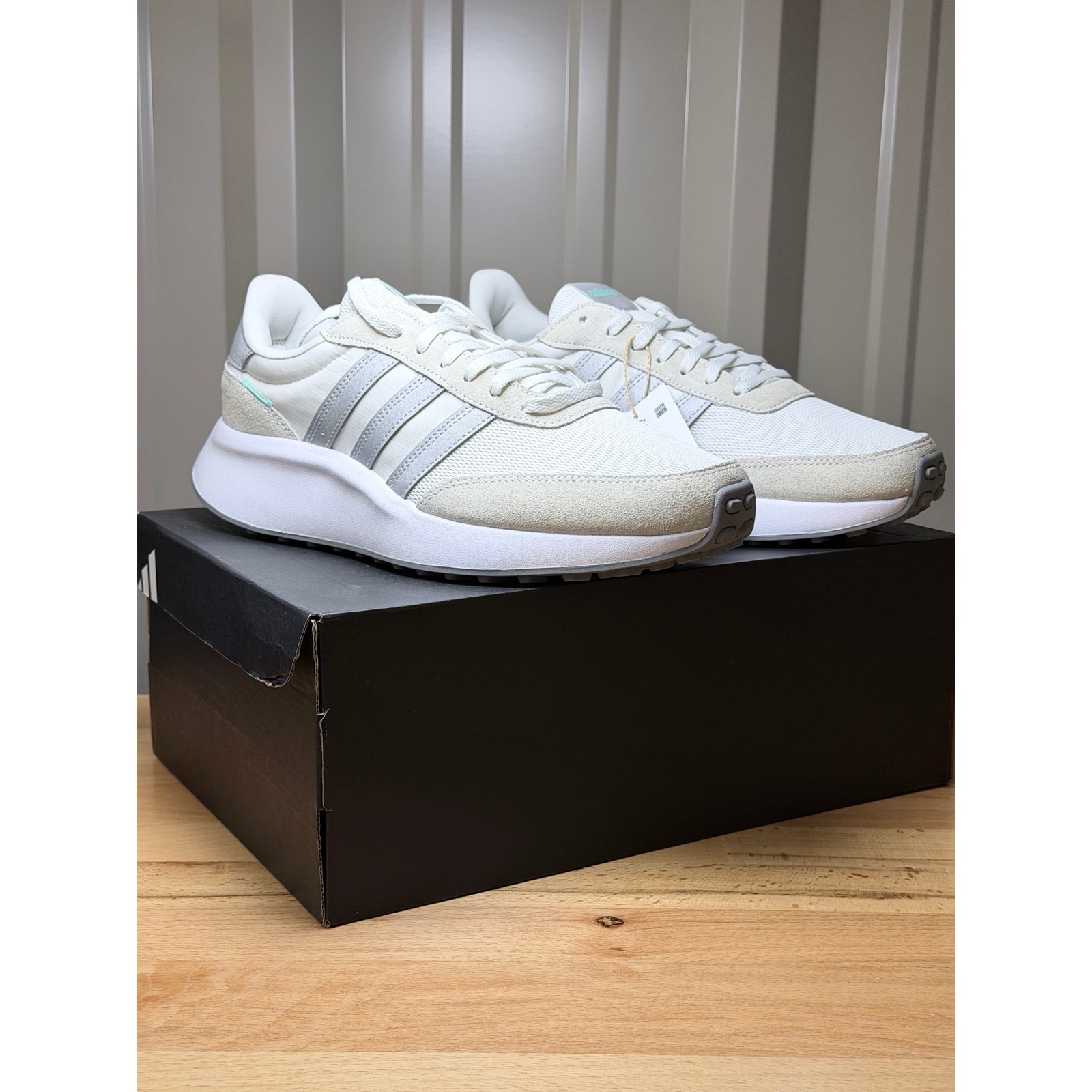 Adidas Run 70s HP7859 Cream / Silver Women’s Size 9 New!