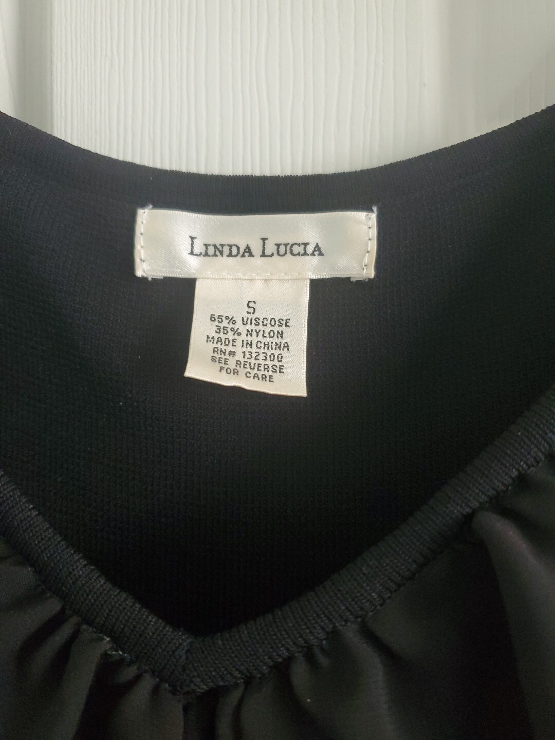 Linda Lucia Tank Top Blouse Womens Size Small, Knit, Easy To Wear, Beautiful