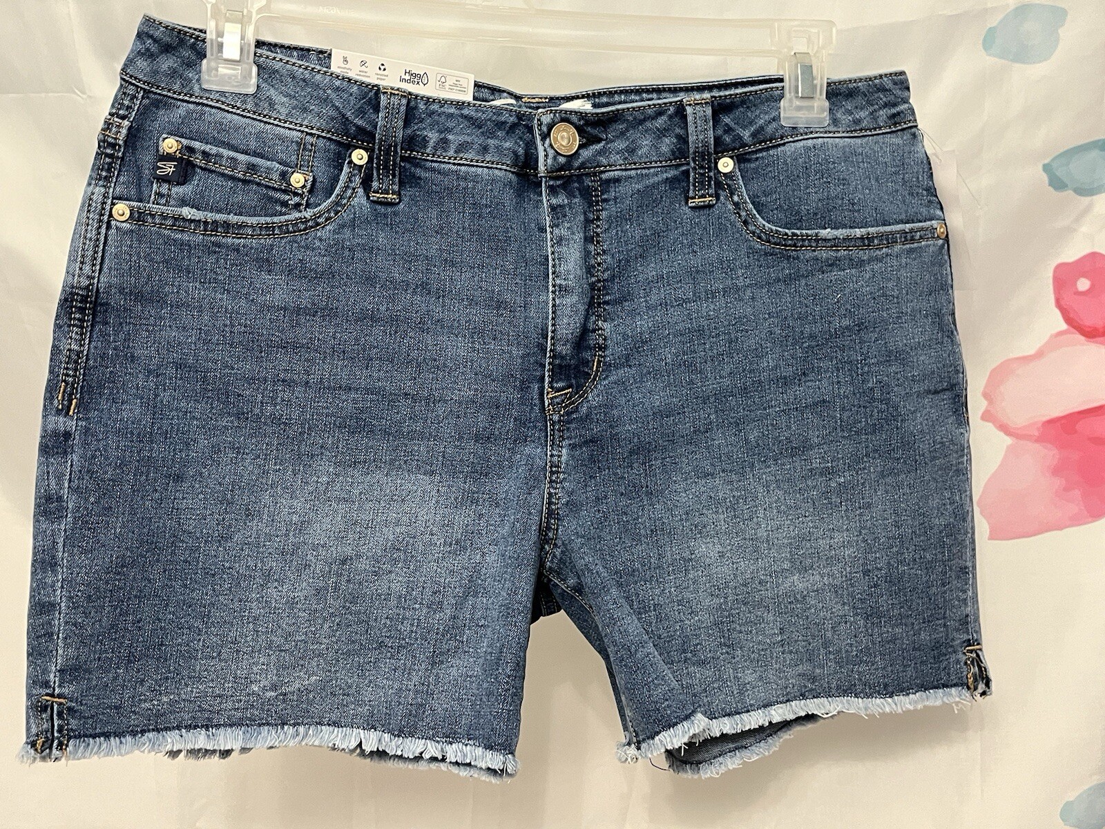 Seven7 Women’s 5″ Fray Hem Mid Rise Comfortable Denim Weekend Short Sz 12 $59