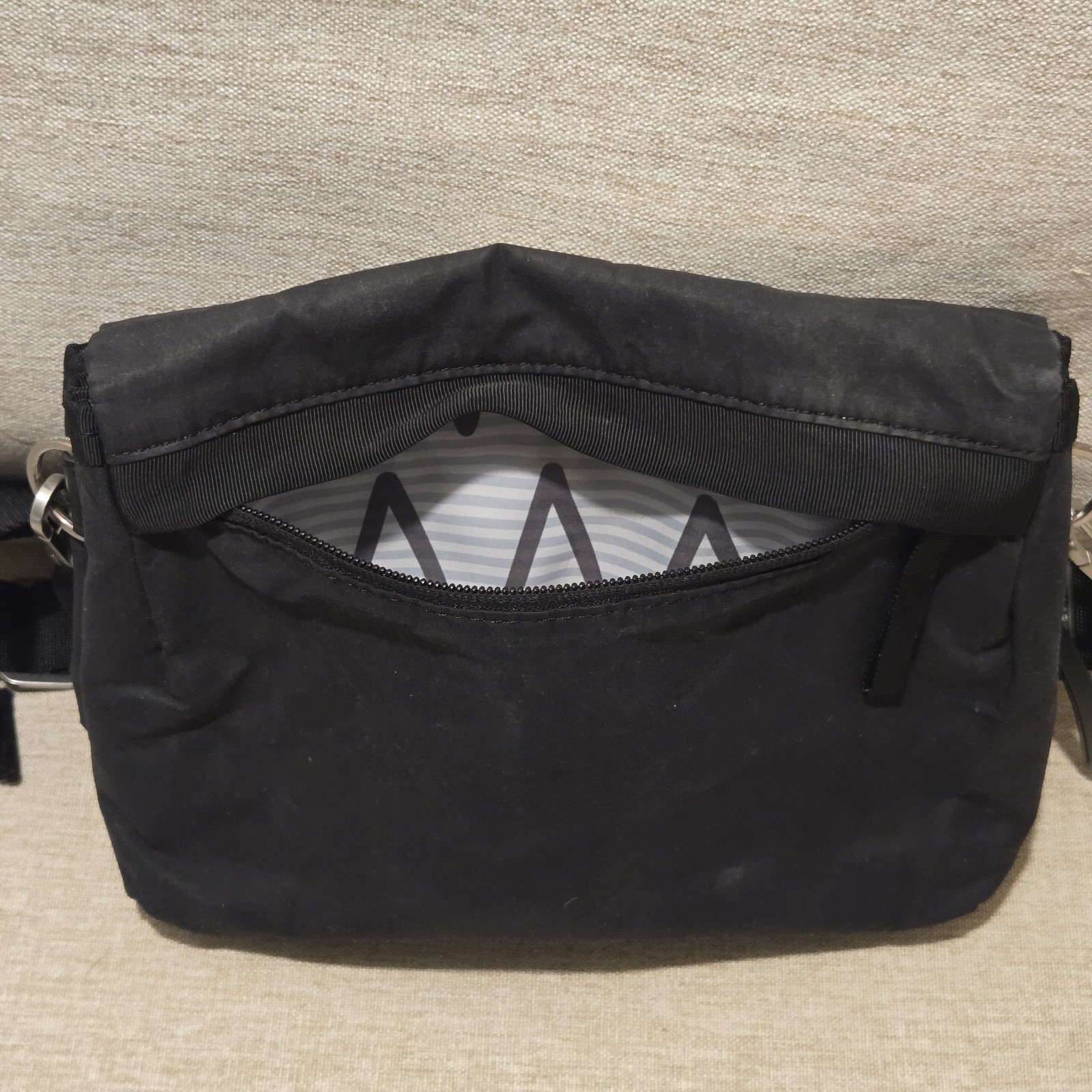 Lululemon Party Om “Go Your Om Way” Crossbody Black Nylon Messenger Bag Purse