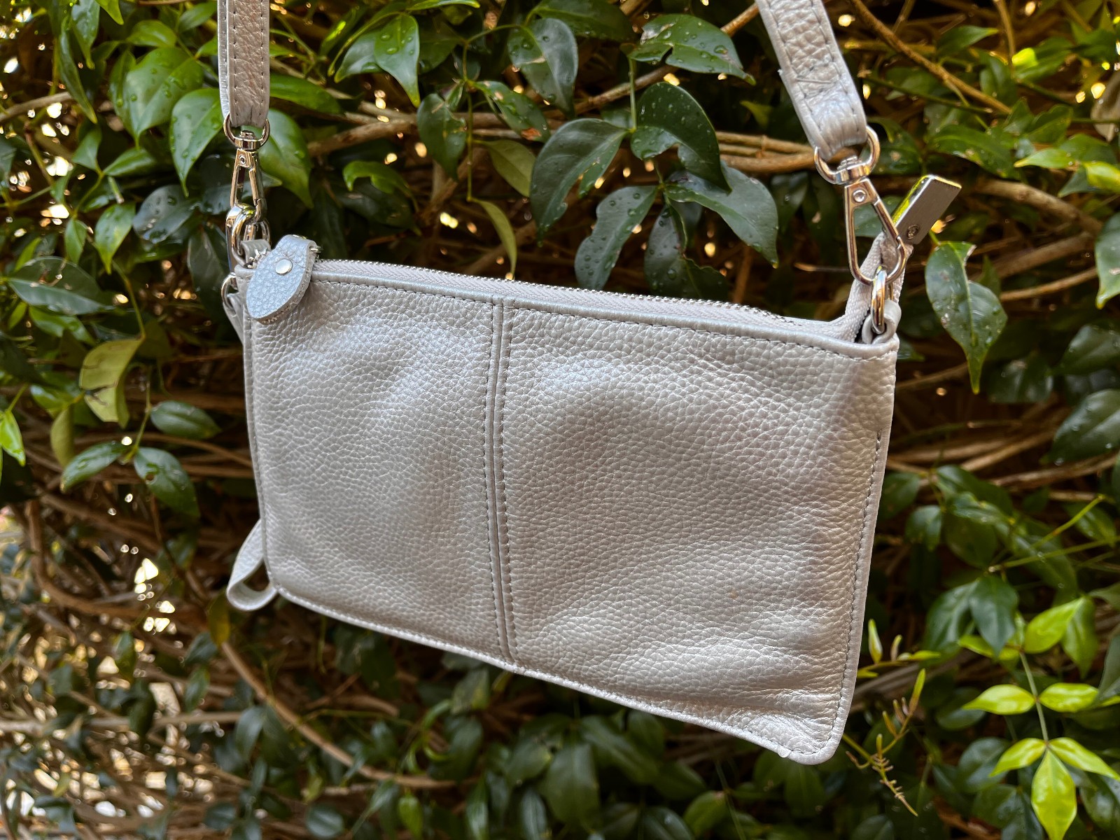 BEFEN Metallic Silver Pebbled Leather Wristlet Crossbody Handbag – 8.75″ x 5.25″