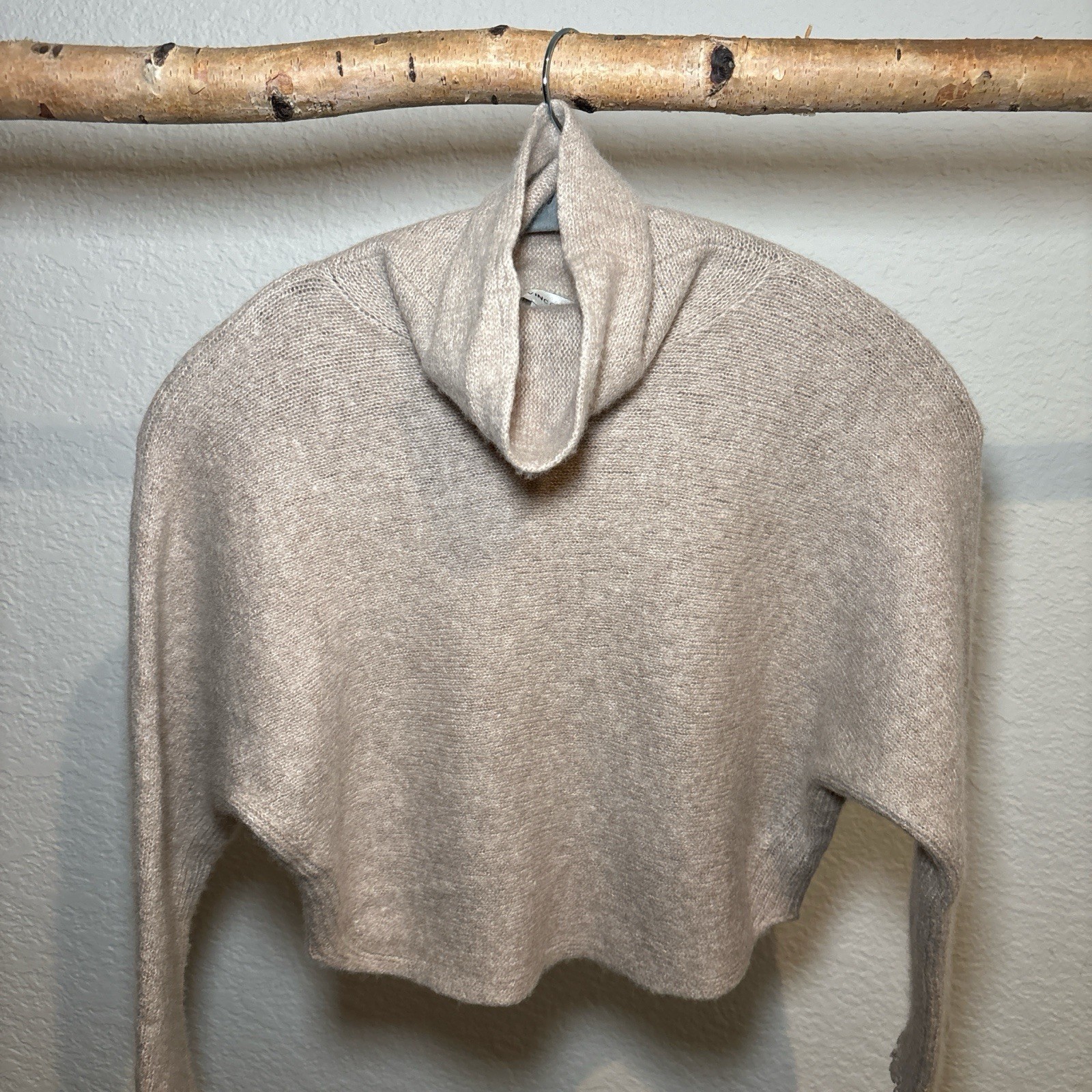 vince cashmere beige cropped turtleneck sweater
