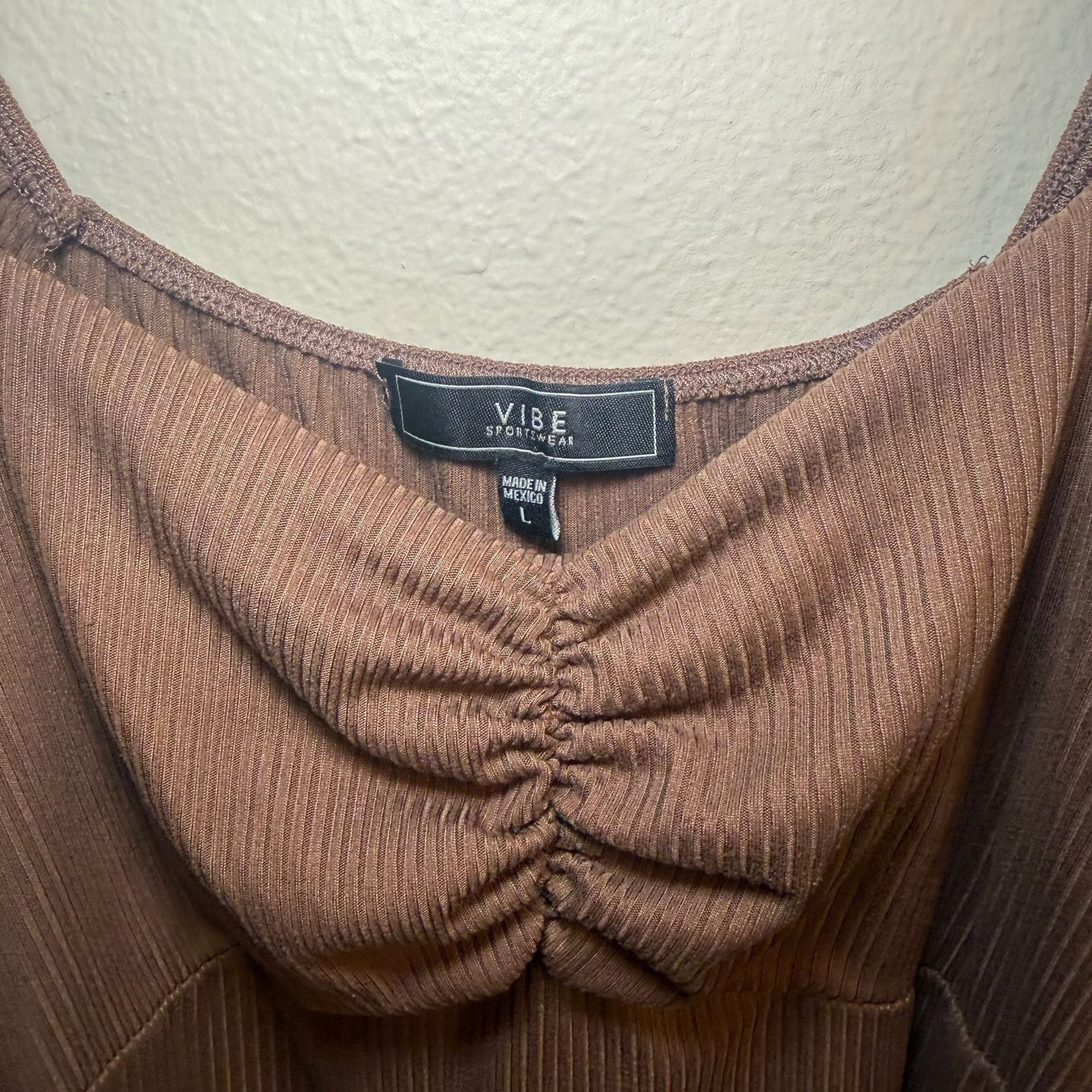 Vibe Sportswear Brown Ribbed Ruched Front Puff Sleeve Top