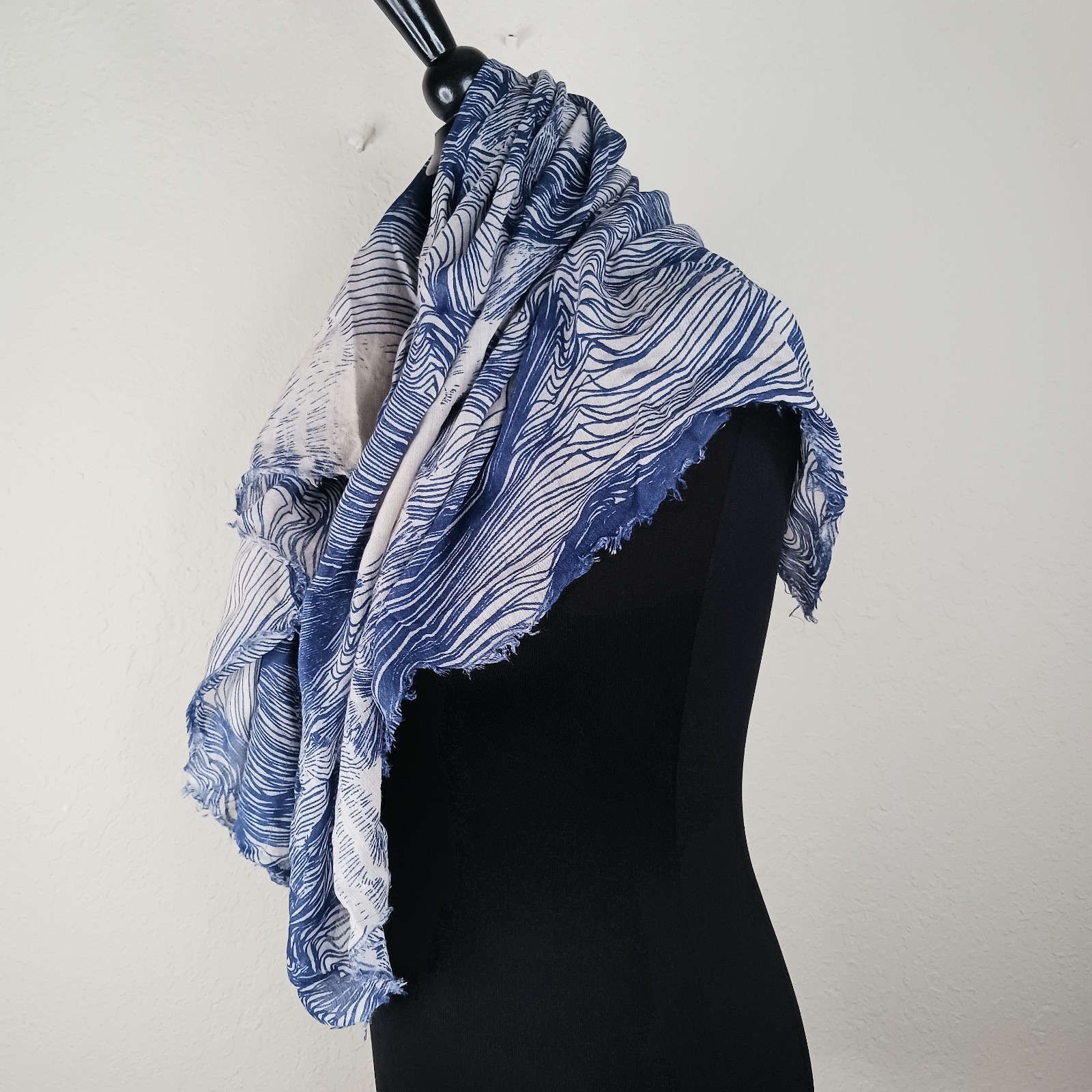 MARIMEKKO Scarf Wrap Large 40 Inches Fringed Edge Cotton Blue White