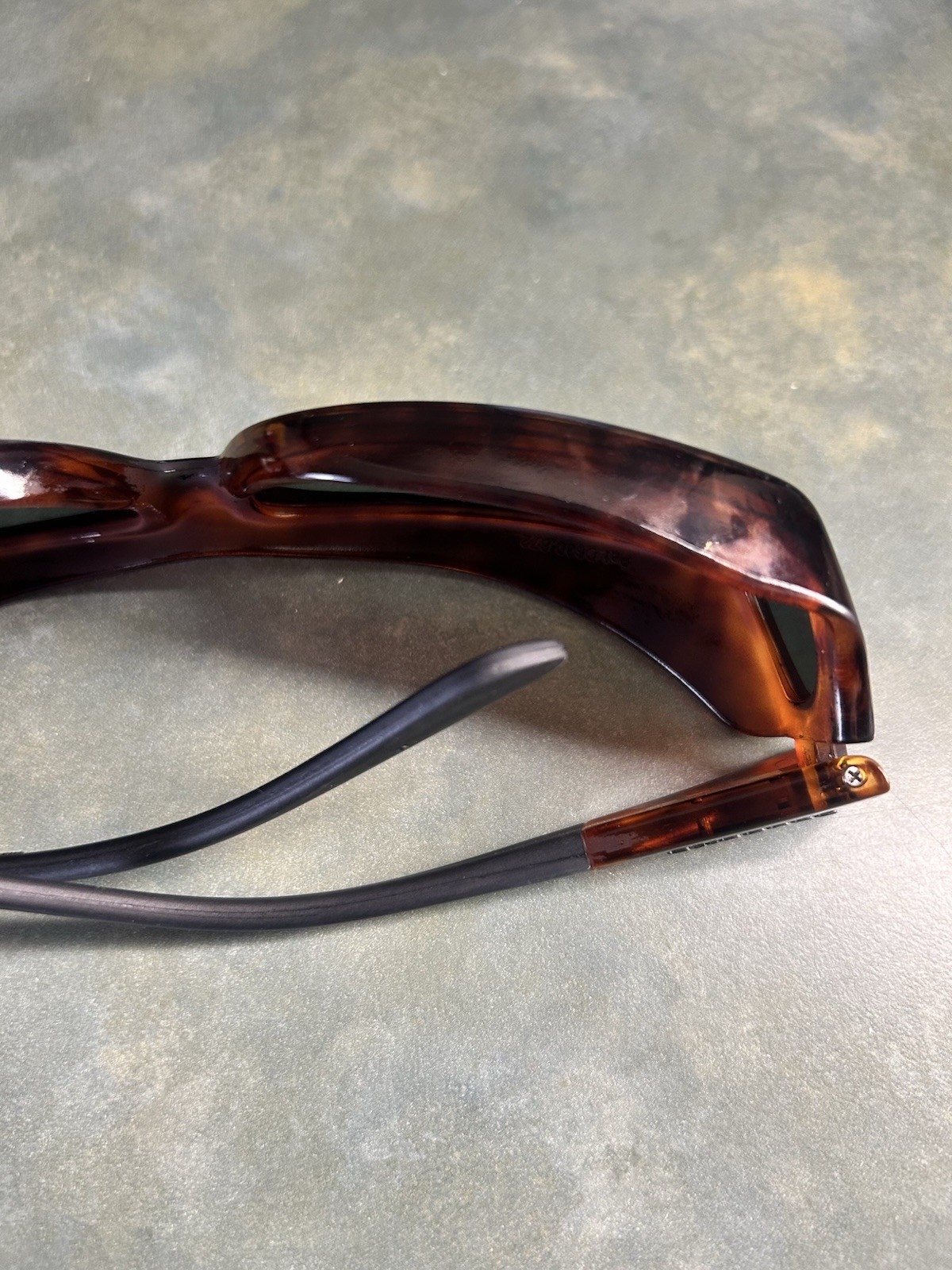 COCOONS Fit Over Sunglasses Medium Large Polarized Over Glasses As Is