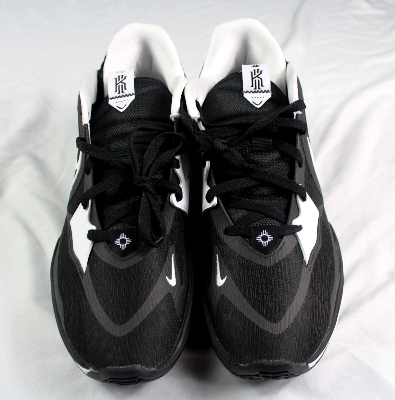 Nike Kyrie Low 5 TB Promo Black White Basketball Shoes SIZE M-18/W-19.5