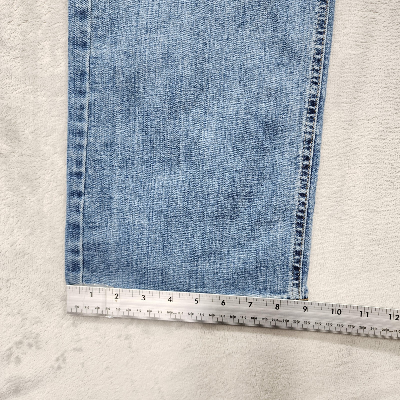 Wrangler Jeans Mens 38×32 Blue Light Wash Relaxed Bootcut Stretch Denim Casual