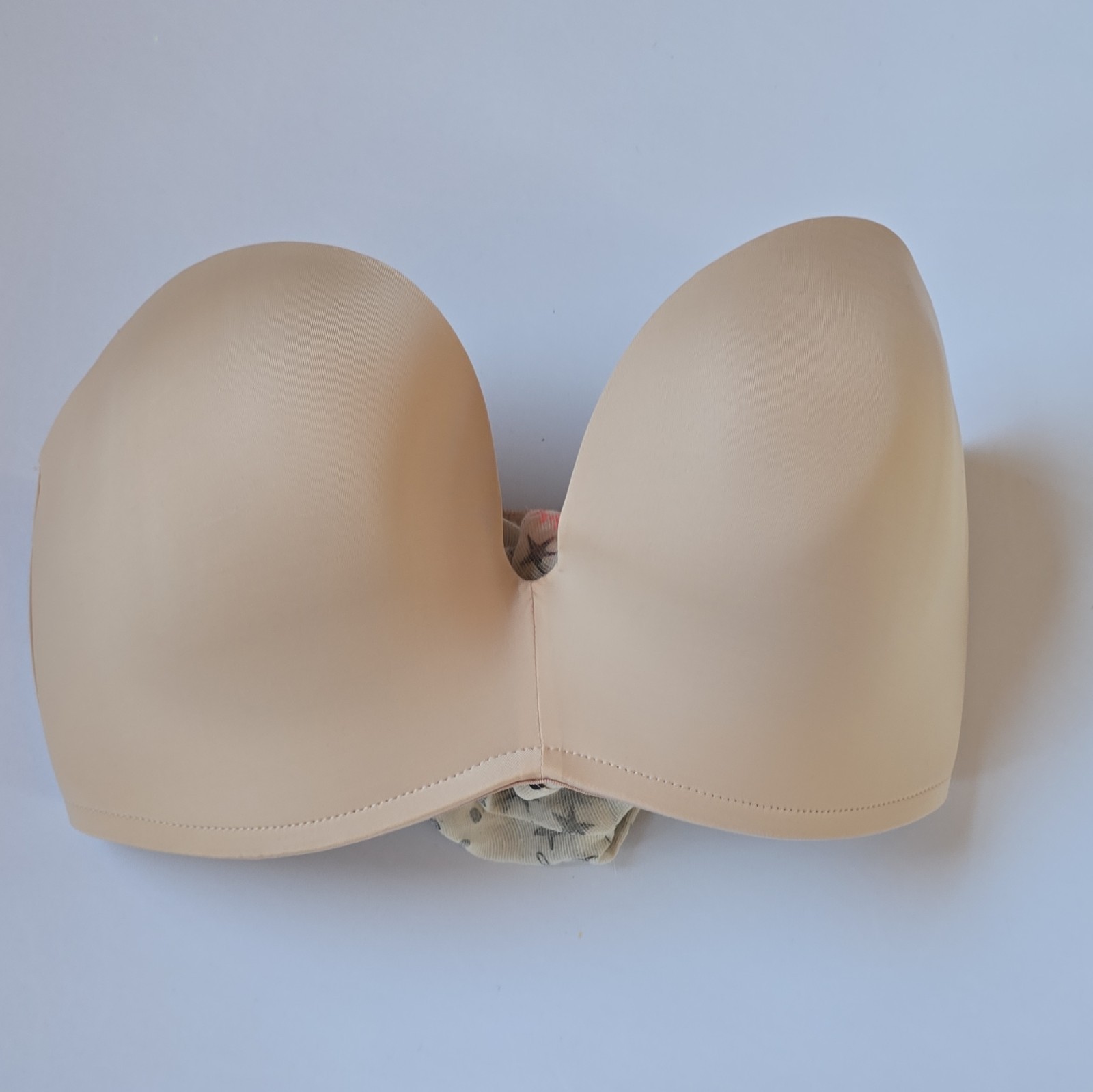 Wonderbra Ultimate Strapless Beige Underwired Padded Seamless Bra 32DD W0018X