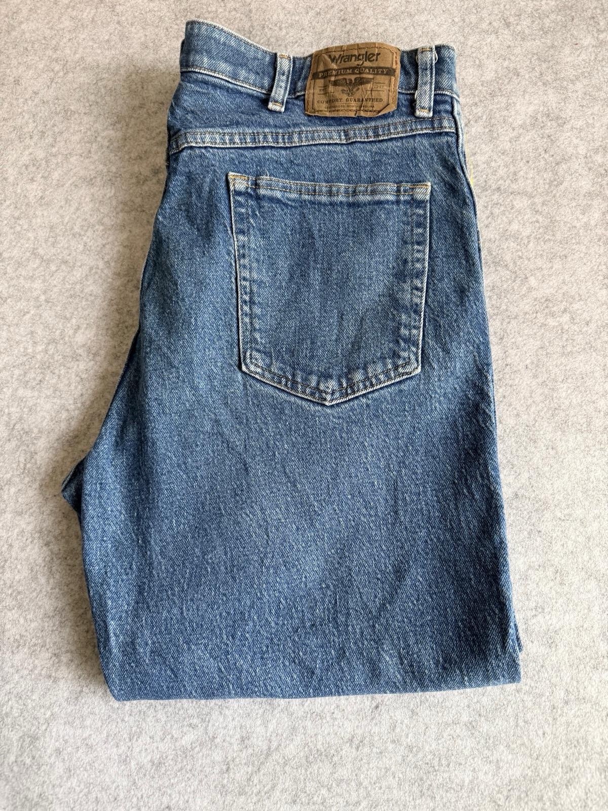 Wrangler Men’s Regular Fit Premium Quality Jeans Blue, W36 L29 Good Condition.