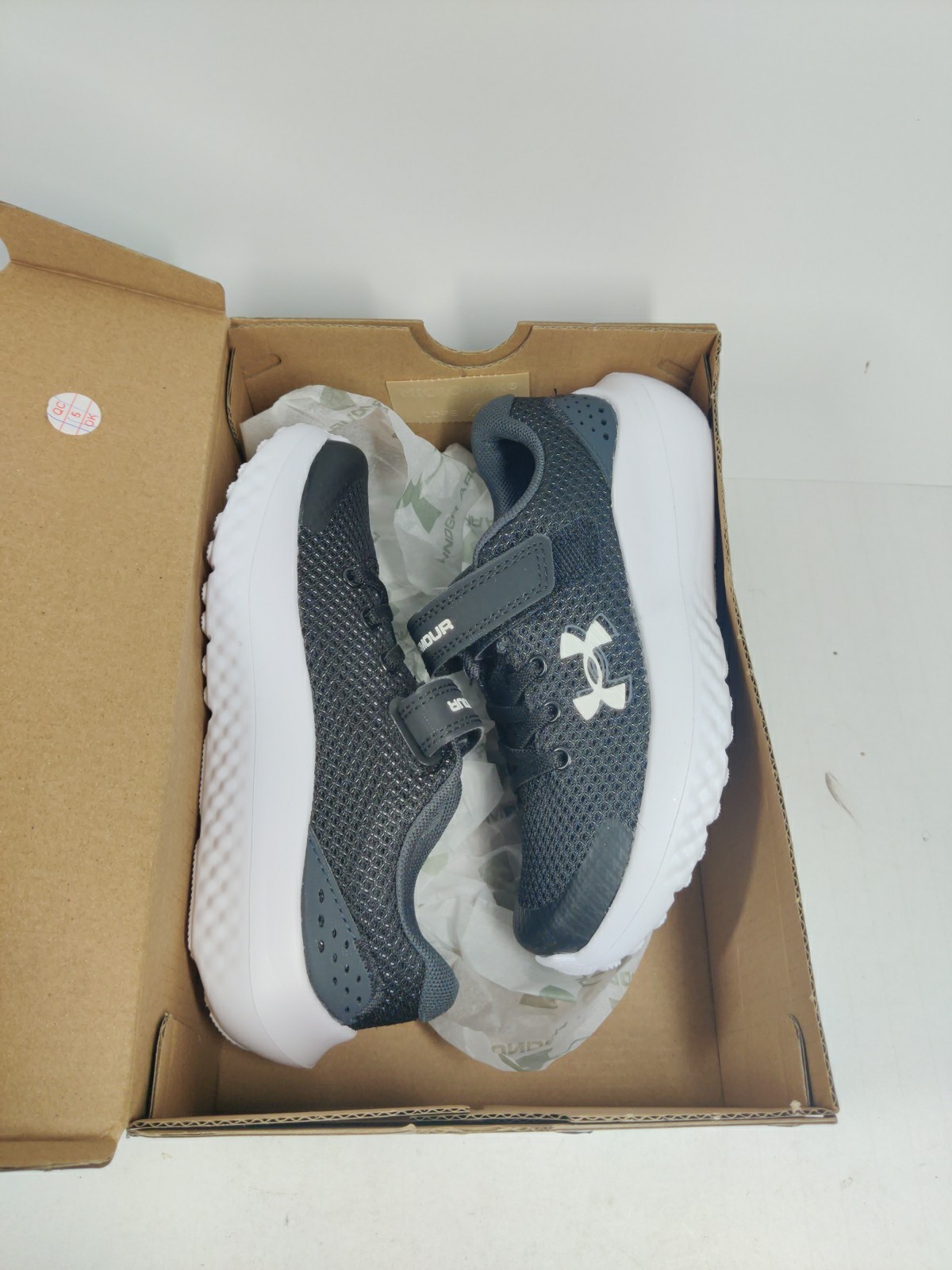 Under Armour 11K BPS Surge 4 Alternate AC Close Lightweight Running Shoes BLACK