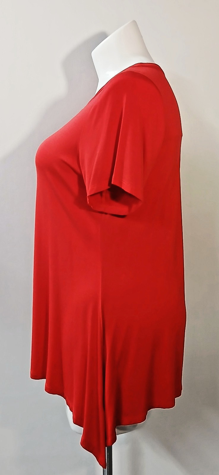 Avenue Women’s Red Asymmetric Hem Lace Up Neck Short Sleeve Tunic Top Size 14/16