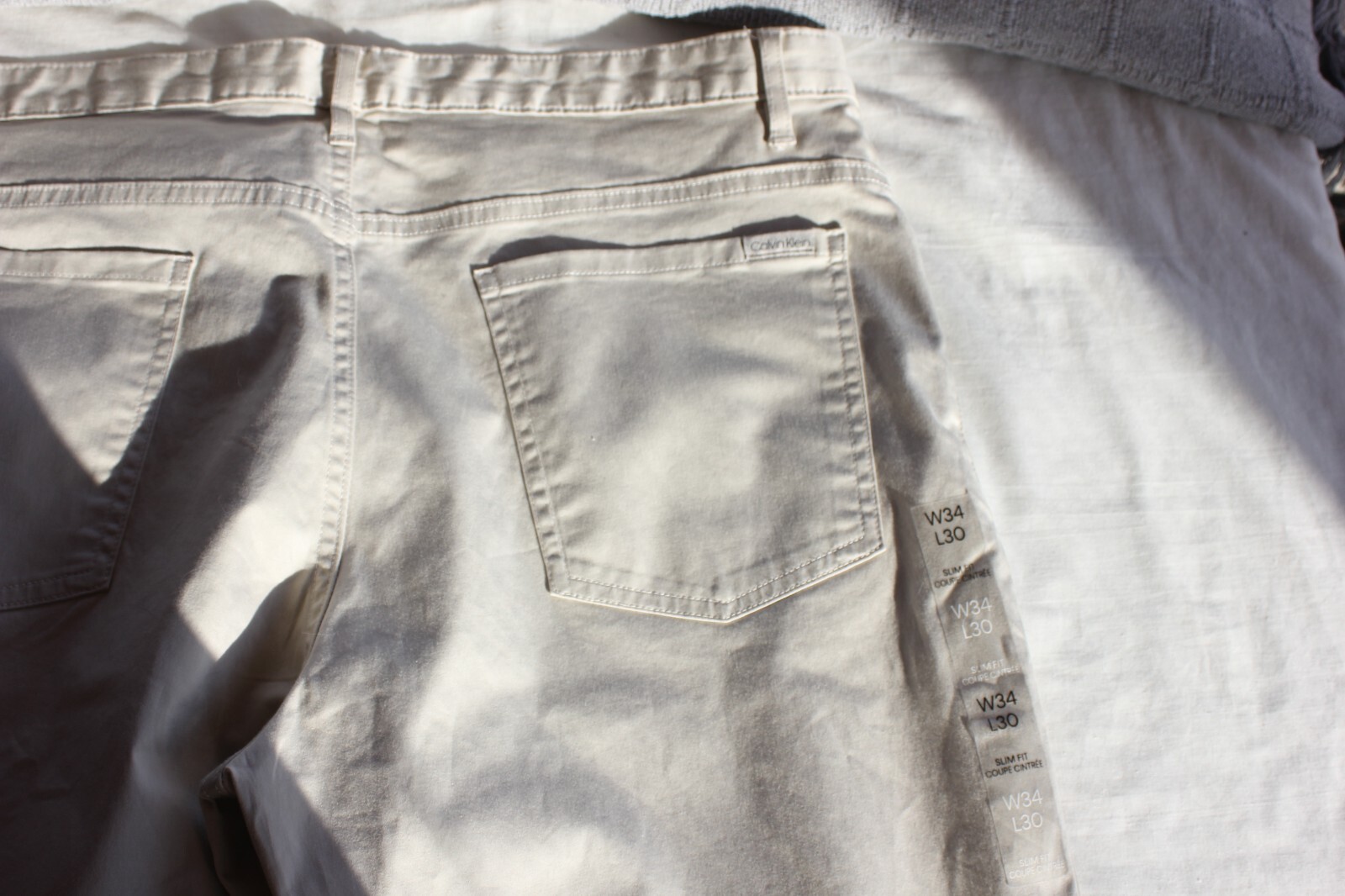 Calvin Klein The Authentic Five Pocket Mens 30X34* White Slim Fit EX GirlF prsnt
