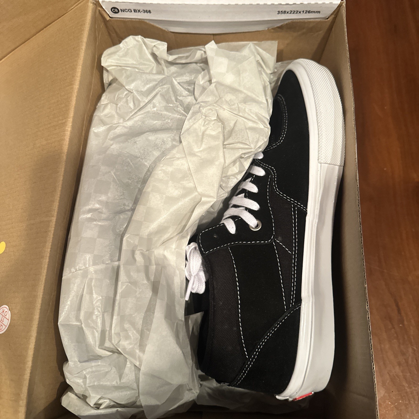 VANS SKATE HALF CAB PRO BLACK/WHITE SKATE SHOE SIZE 9.5