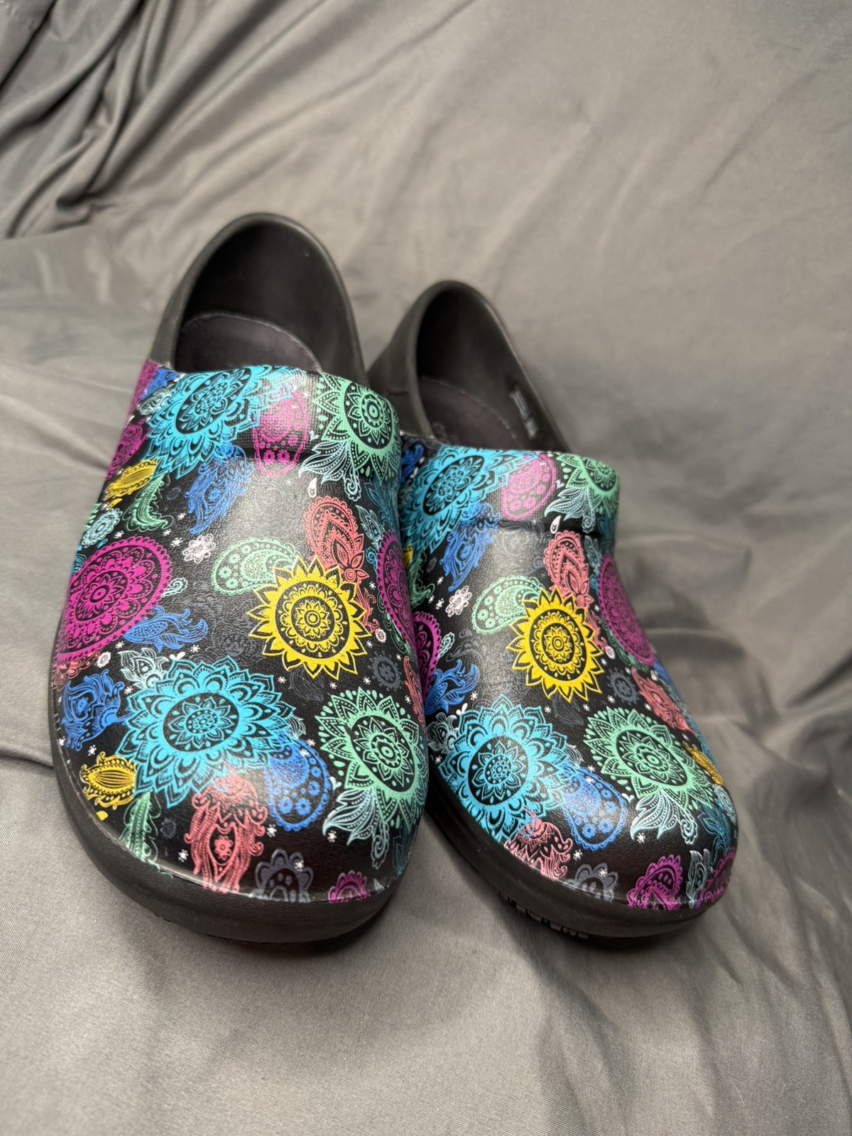 Crocs at Work Size 10W Neria Pro II Women’s Graphic Slip Resistant Clog NICE