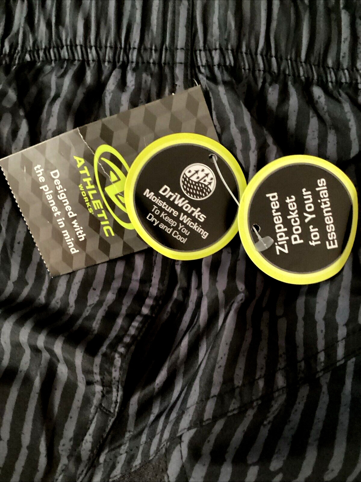ATHLETIC WORKS MOISTURE WICKING BLACK SOOT STRIPE RUNNING SHORTS Pockets Sz XL*