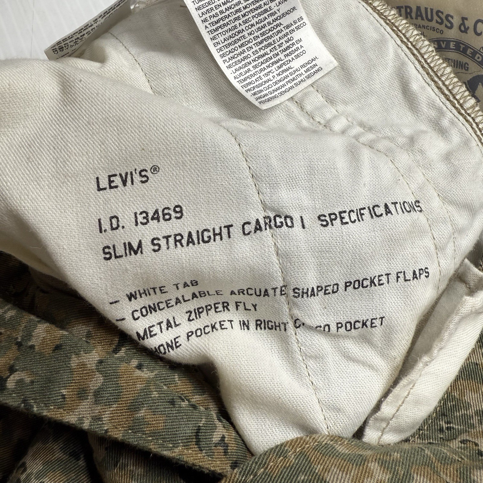 Levis Slim Straight Cargo Forest Camo Pants 32×30 Cotton Blend NWT USA Army