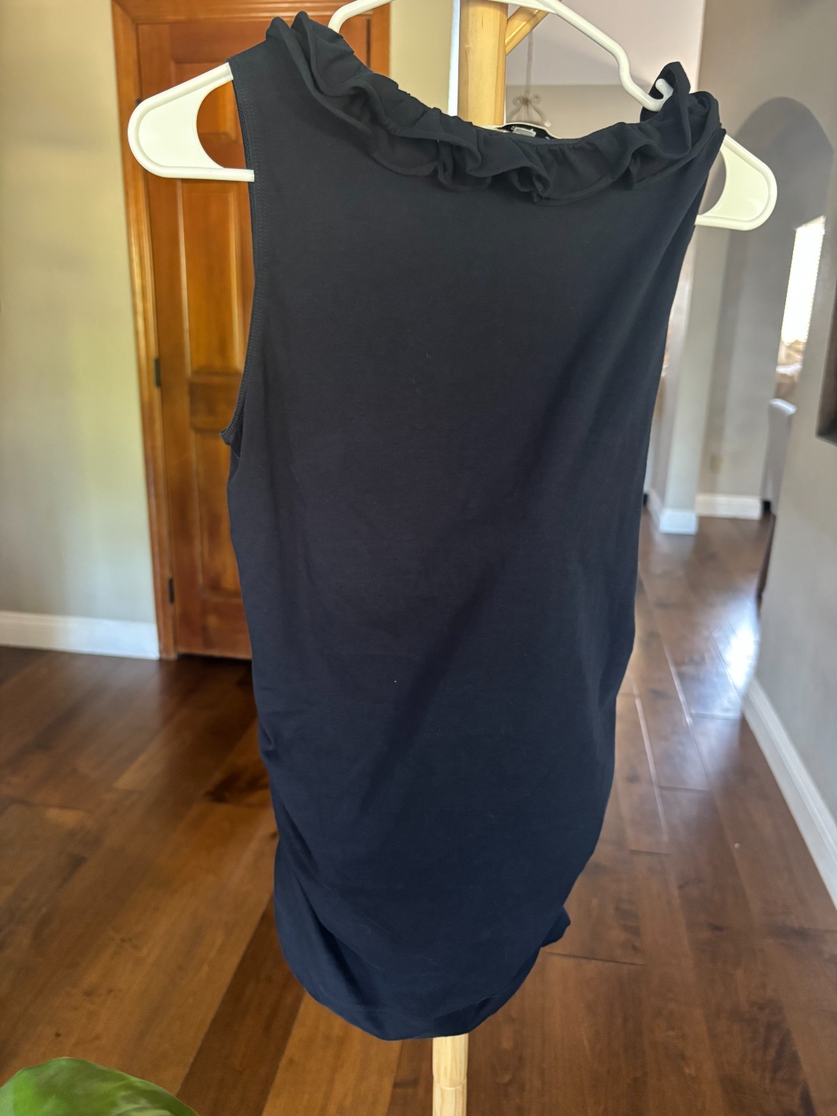 CAbi Swoon Navy Blue Ruffle Ruched Sleeveless Top Stretch Women’s Size M 740