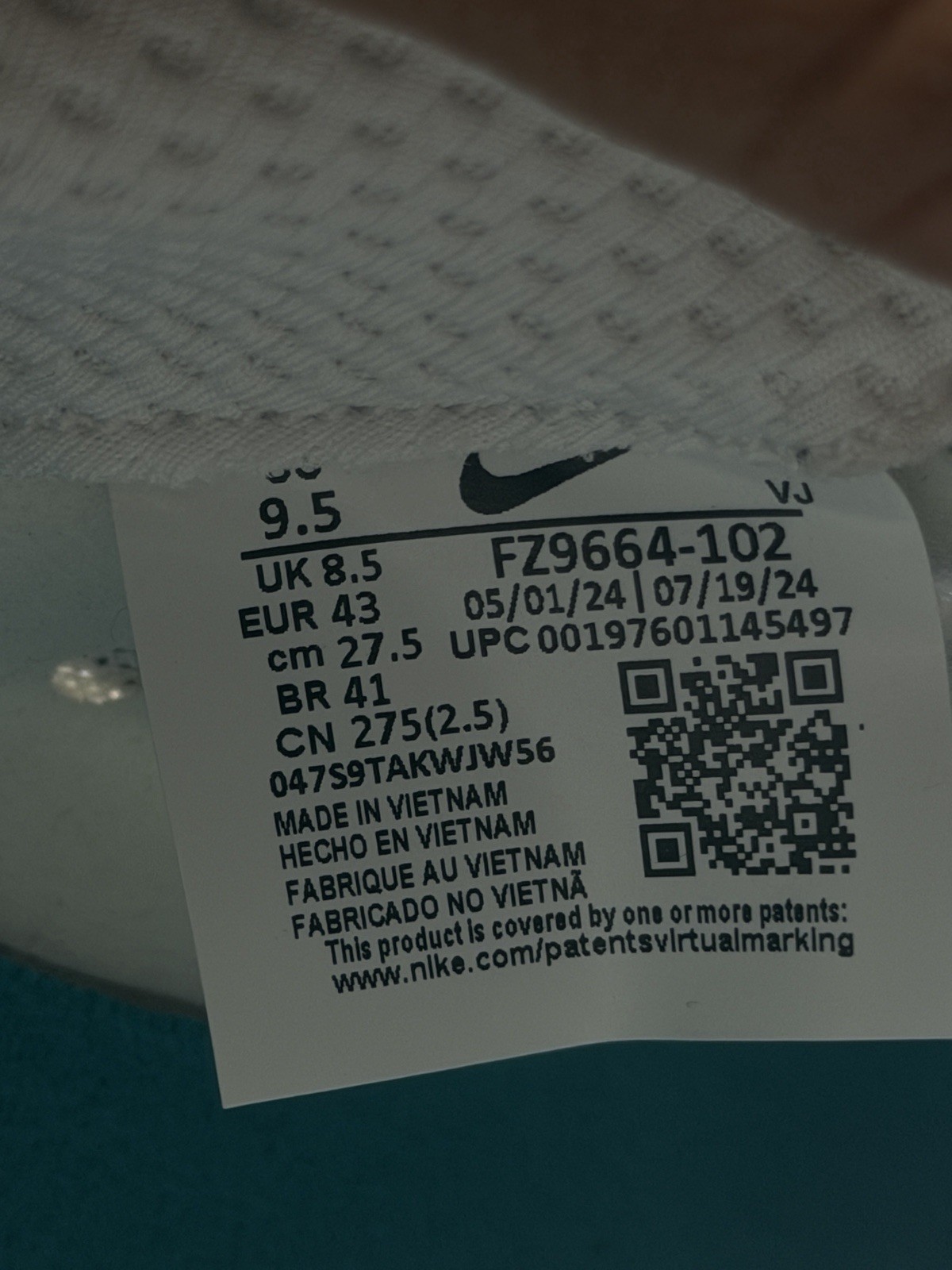 Size 9.5 – Nike Zoom Rival White Bright Spruce Black
