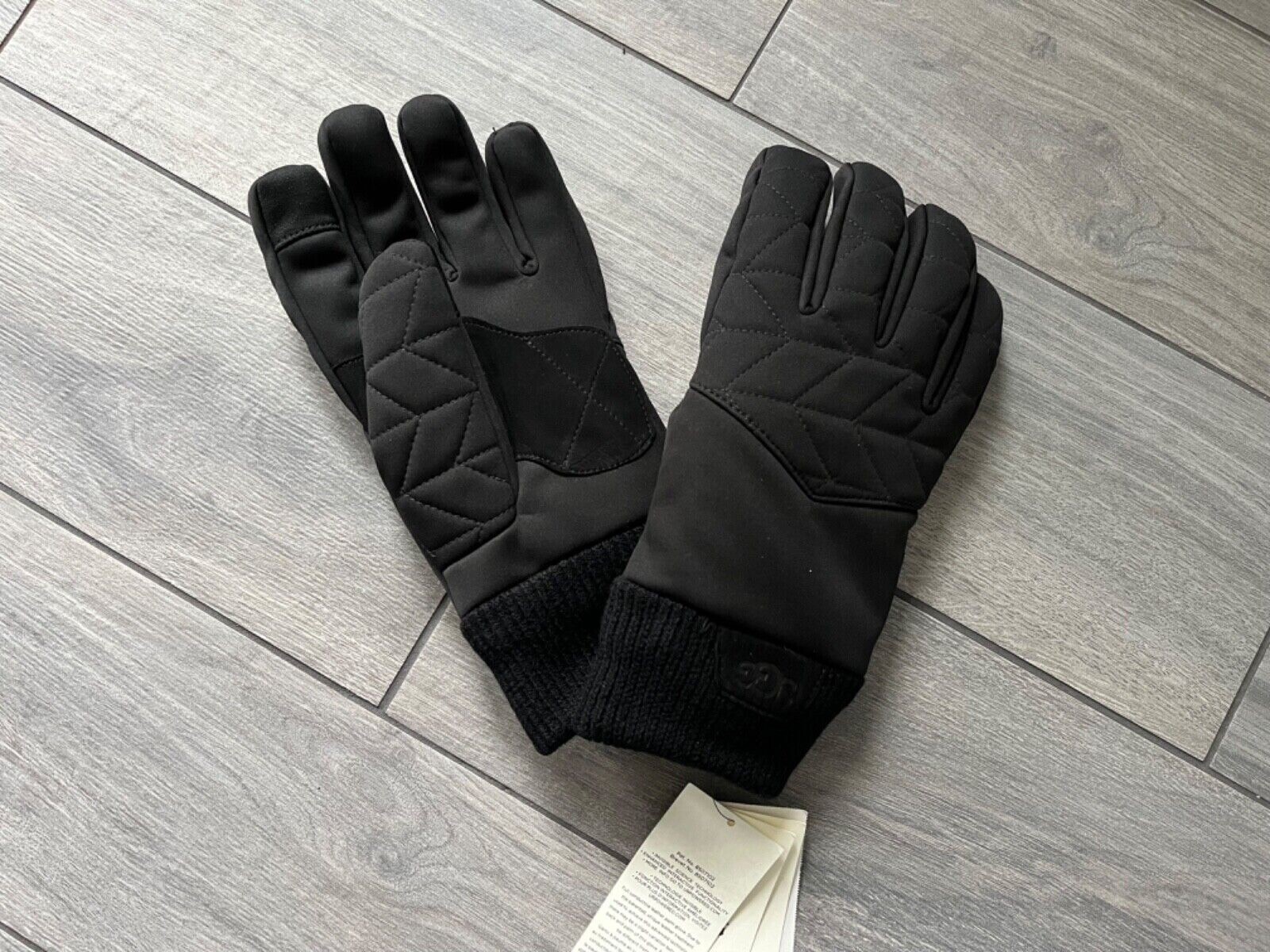 UGG MENS LEATHER TRIM QUILTED GLOVES, BLACK, WATER RESISTANT, TECH, NWT $95