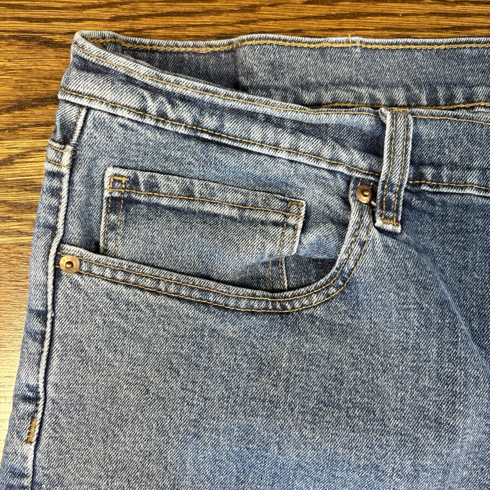 Signature by Levi Strauss Men’s Regular Fit Straight Leg Jeans Blue Denim 42×30