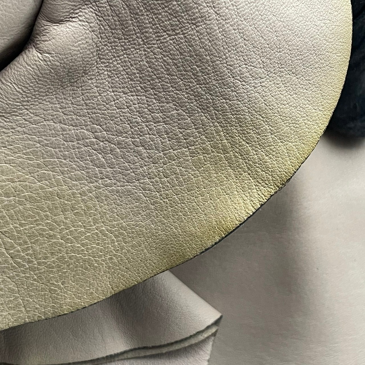 Authentic VALENTINO GARAVANI Ruffle Hobo Bag Handbag Leather Gray Women