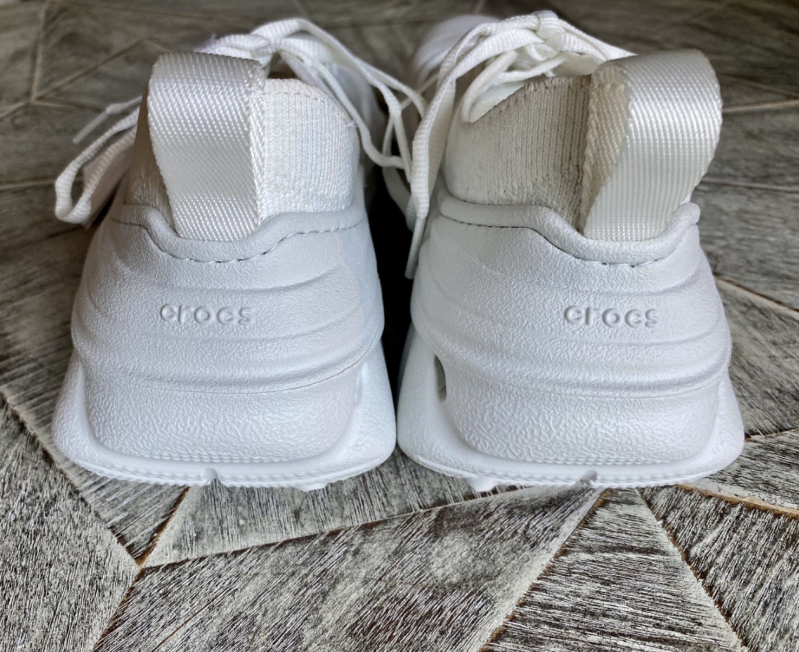 NEW! Size M4 / W6 – Crocs Echo Surge Moonlight White Sneakers FREE SHIPPING! NEW