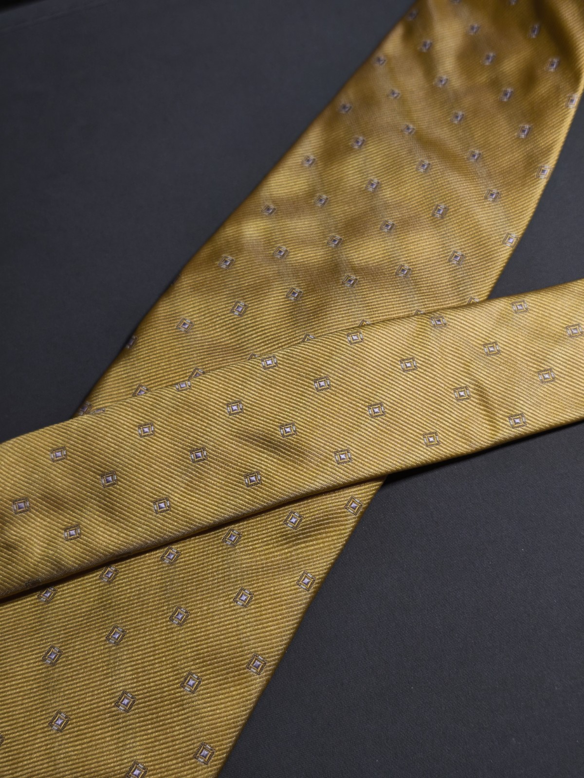Church’s – Solid Color Microdrawing Geometric Silk Tie Made in Italy