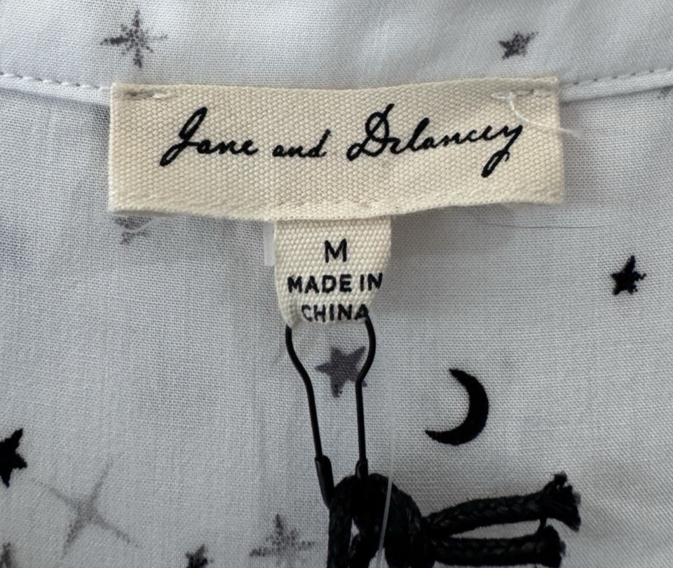 NWT Jane & Delancey White with Moon & Stars Print Pintuck Blouse Size Medium
