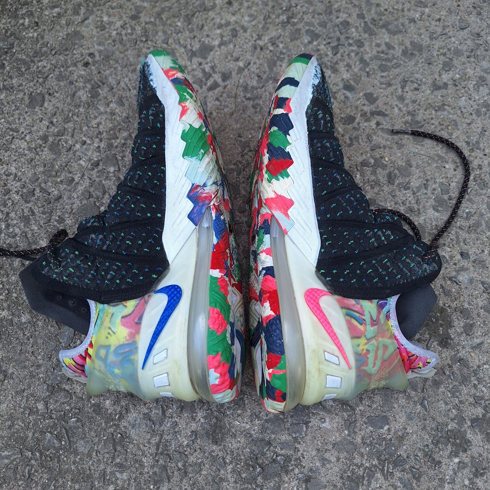 Nike LeBron 18 James Gang 2020 Graffiti Men’s Sneakers CQ9283-002 / Sz 10.5