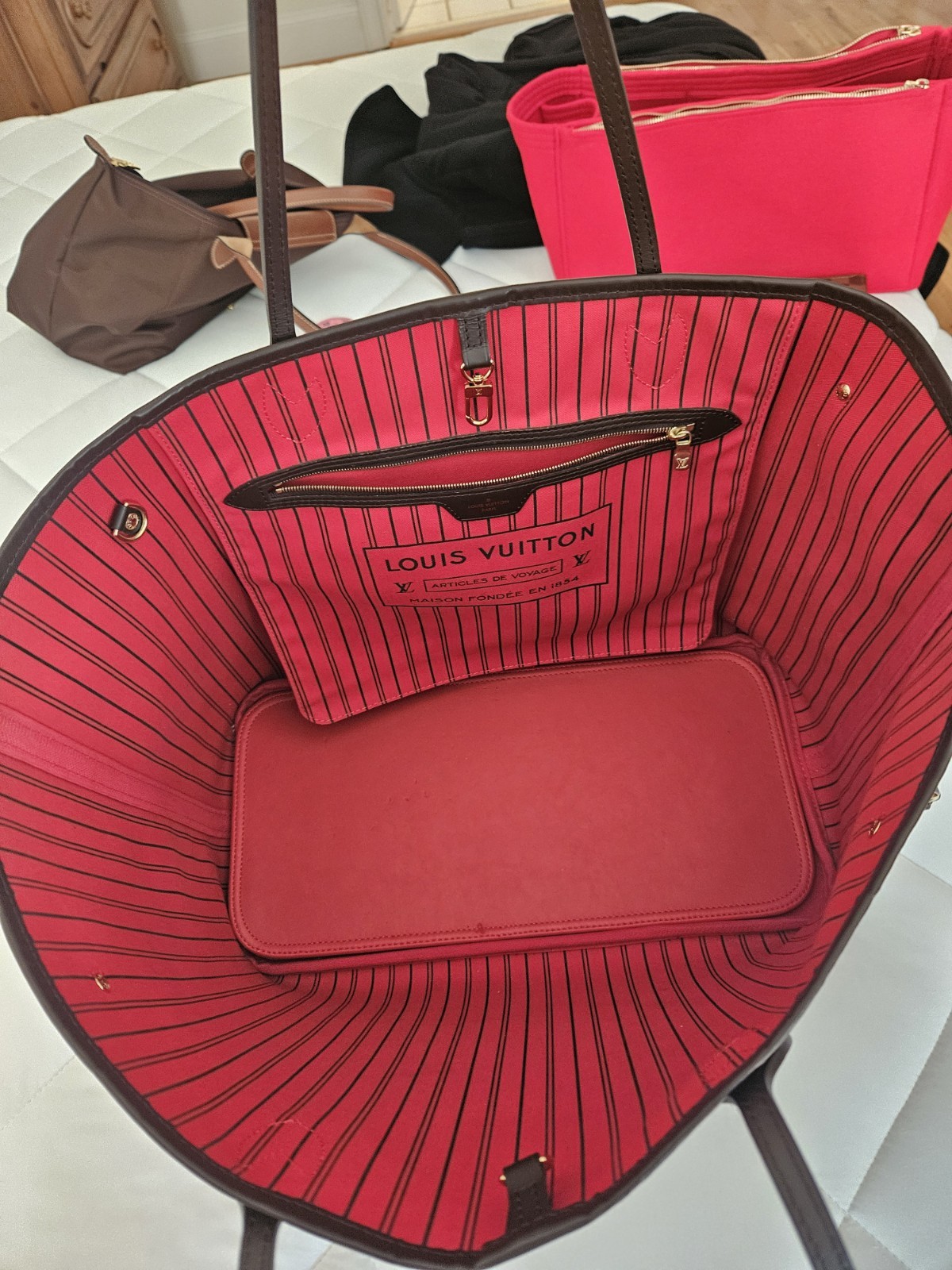 Louis Vuitton Neverfull GM w/ Pochette