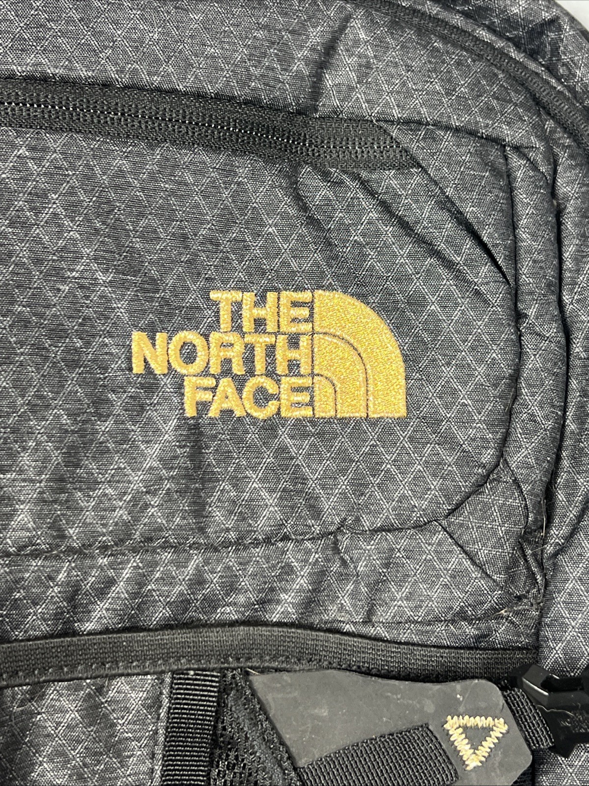 North Face Recon Backpack Black Gold FlexVent Laptop Everyday Travel
