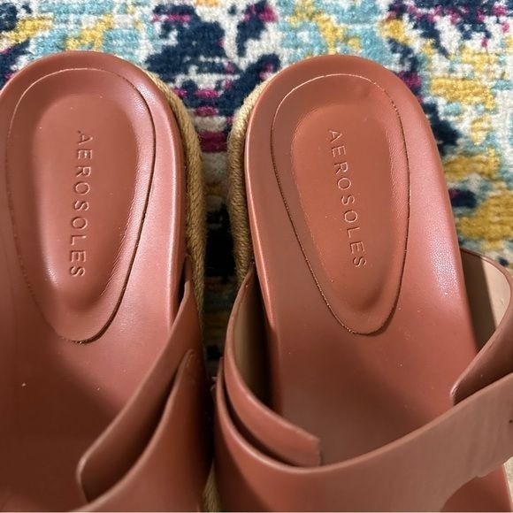 AEROSOLES Cina Vegan Leather T-Strap Sandals Womens Size 10 Comfort Slip On Shoe