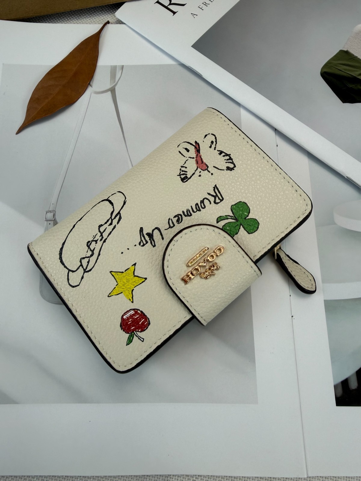 Medium Corner Zip Wallet With Sketch Print In Gold/Chalk CAO94 SHIP FROM US