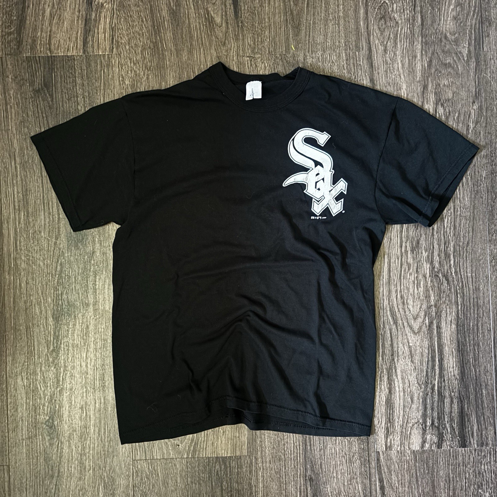 1999 vintageMen’s Black Short Sleeve Graphic Print white sox T-Shirt