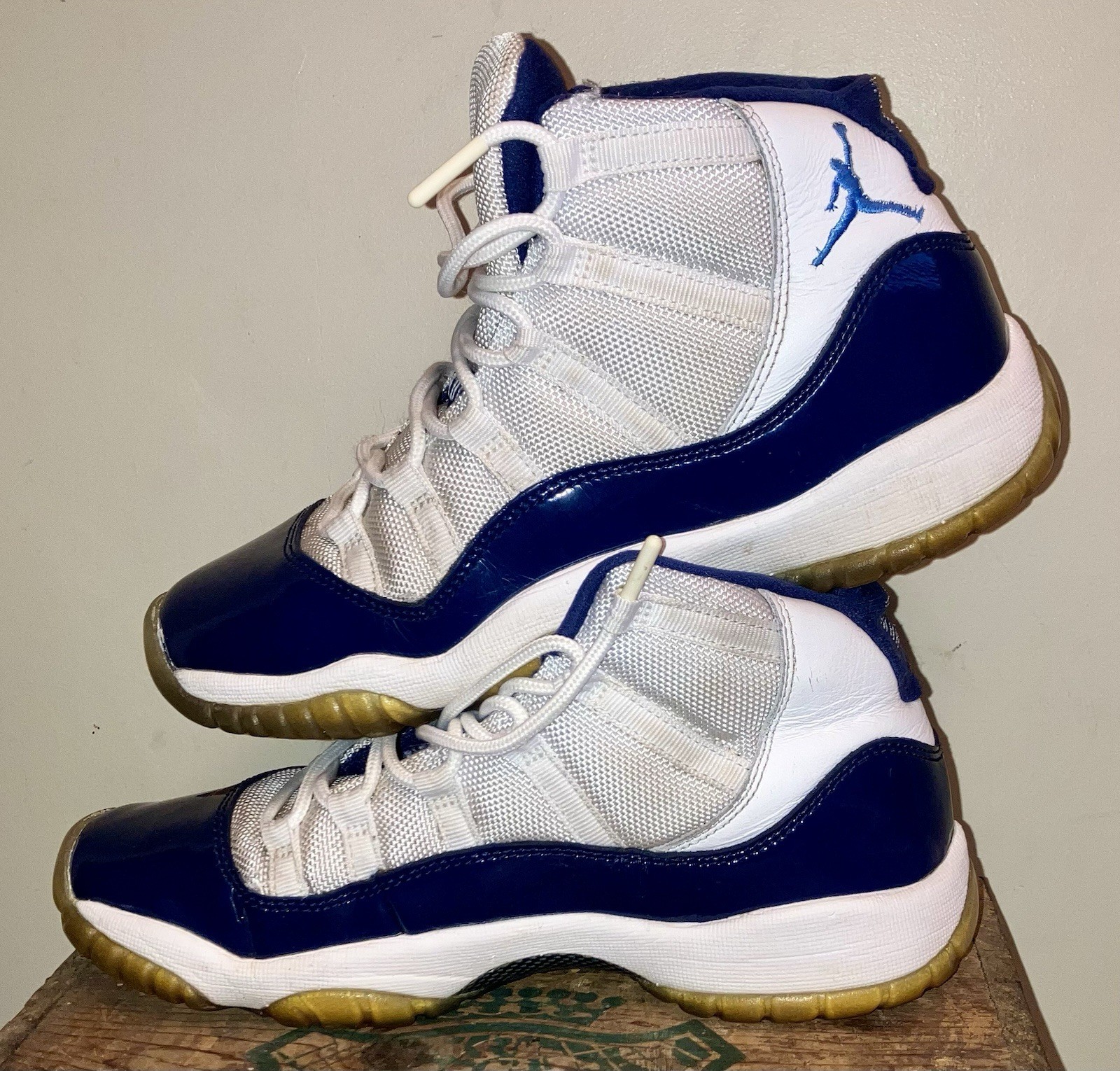 Jordan Air Jordan 11 Retro BG Boys White/Blue Sneakers US 5Y 378038-123