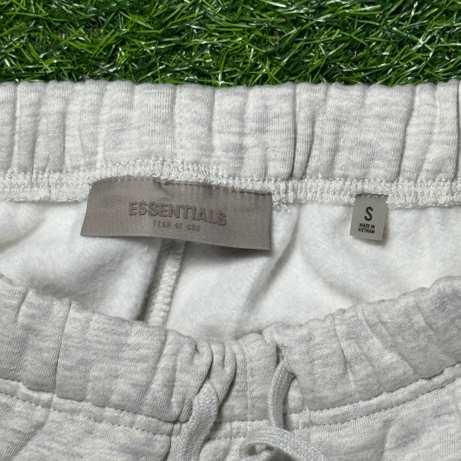 Fear of God Essentials Sweatpants Relaxed SS22 Light Oatmeal – Authentic (XS-XL)
