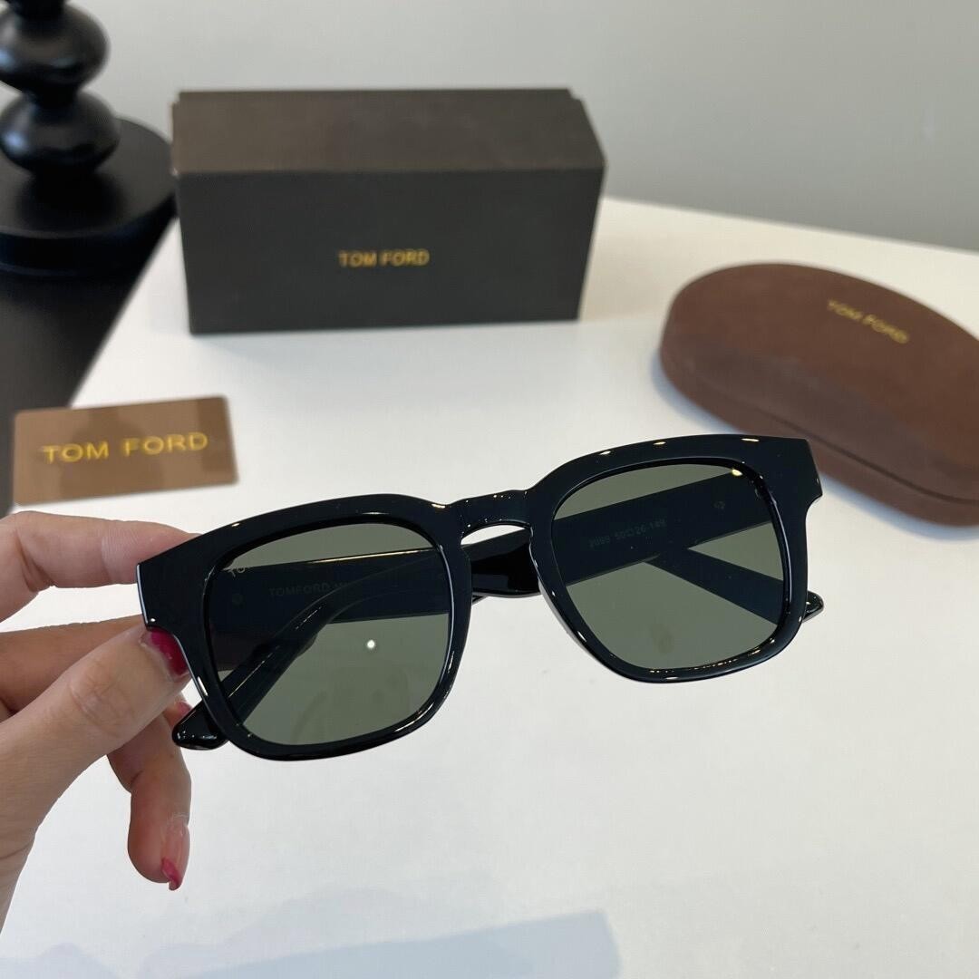 Tom Ford TF0906 Black Frames Unisex Square Sunglasses 145mm