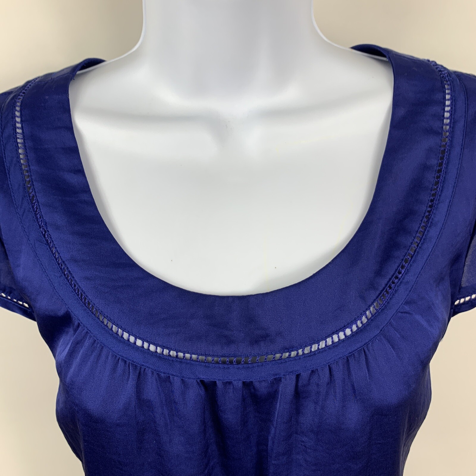 H & M Modern Classic Mini Dress Women’s Size 8 Short Sleeve Blue Lightweight