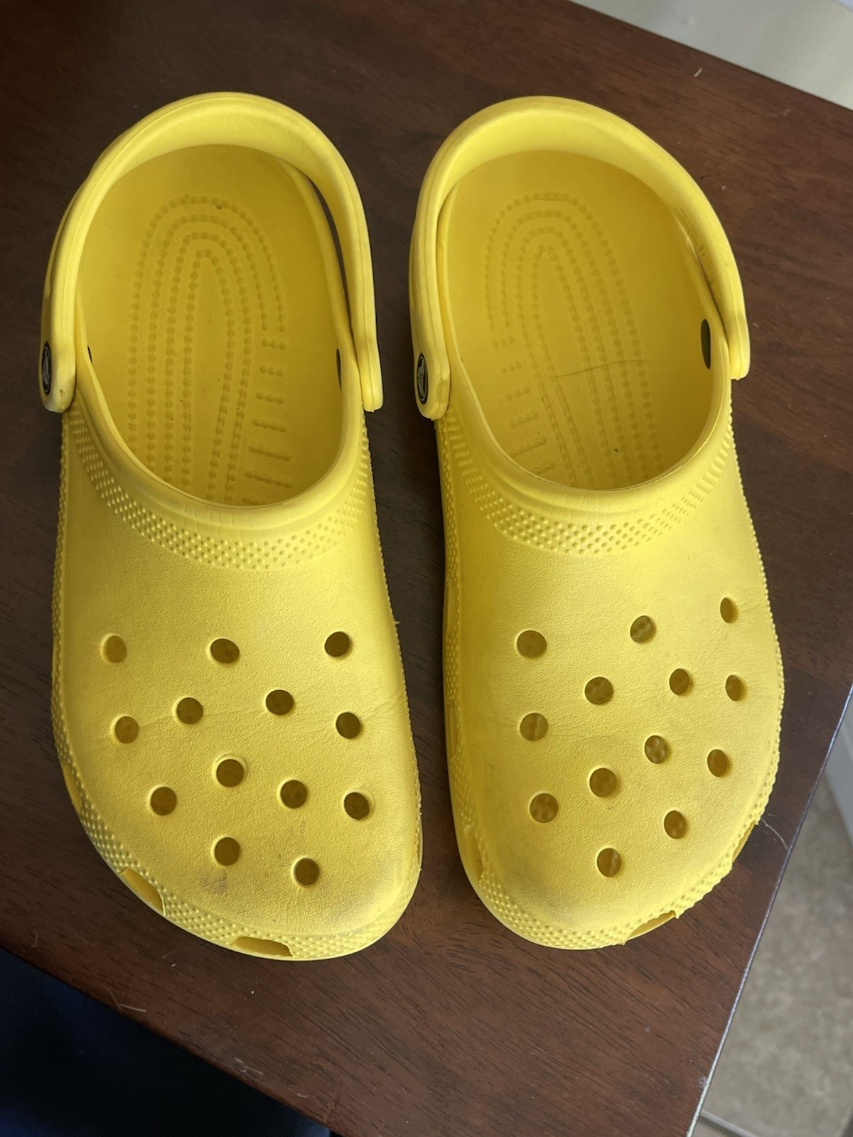 Crocs Classic Clogs Comfort Slip On Yellow Casual Shoes W 9 M 7 Water Shoes