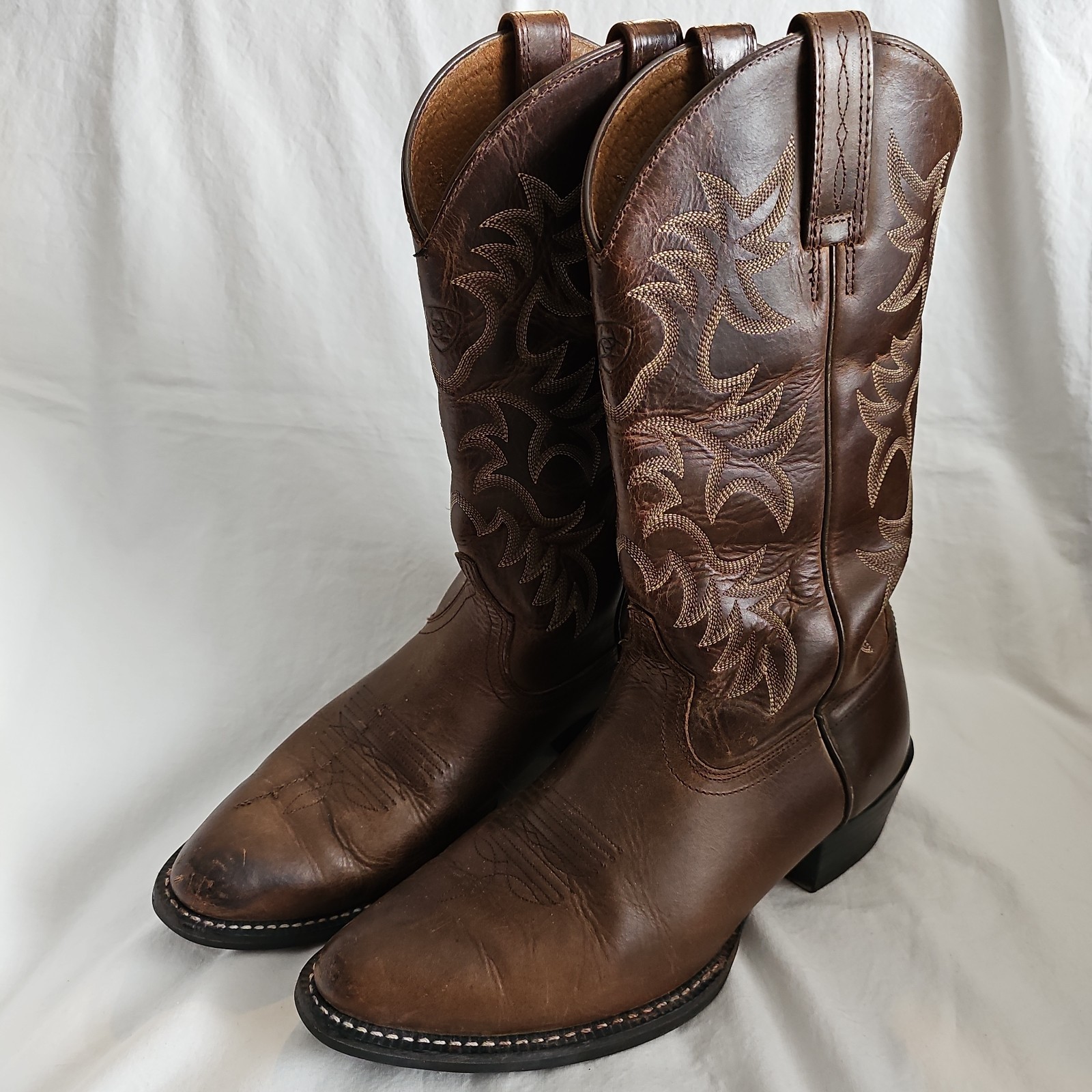Ariat Boots HERITAGE R Toe Distressed Brown Leather Mens 9 D Cowboy Boots Read