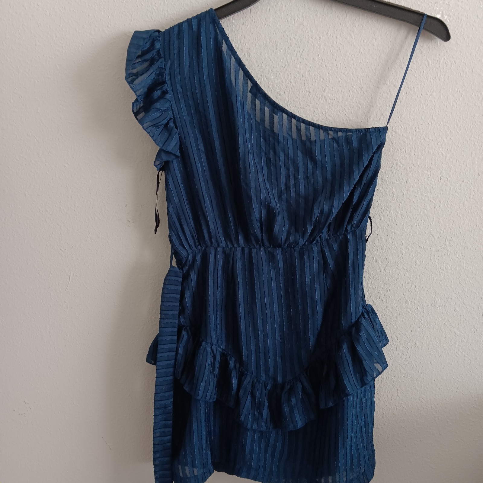 Nasty Gal Striped one shoulder Ruffle Denim blue Dress with Belt Sz 8
