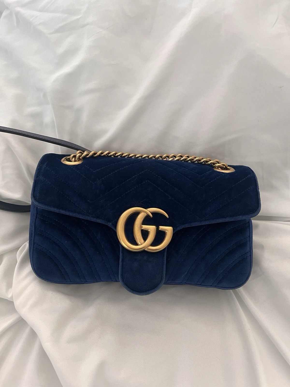 Gucci GG Marmont Shoulder Bag Medium Blue Velvet