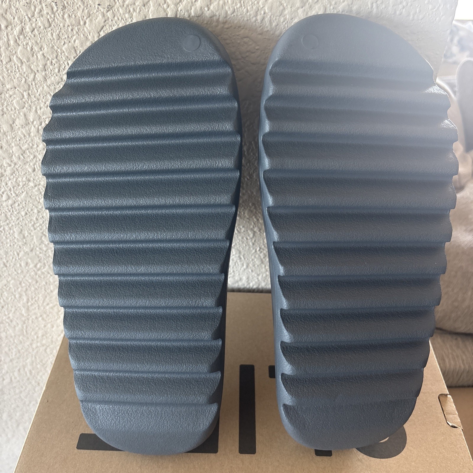 Adidas Yeezy Slide Slate Grey Size 11 (100% Authentic) ID2350