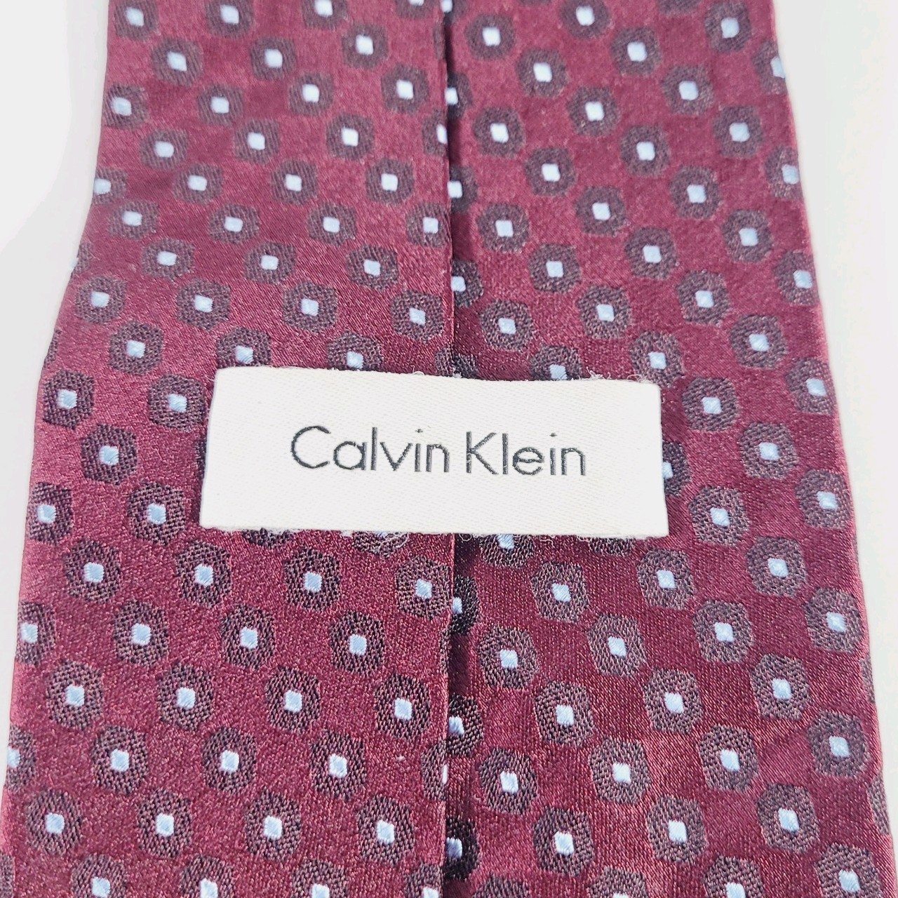 Calvin Klein Men’s Burgundy Red Silk Tie 3.5 Inches Wide
