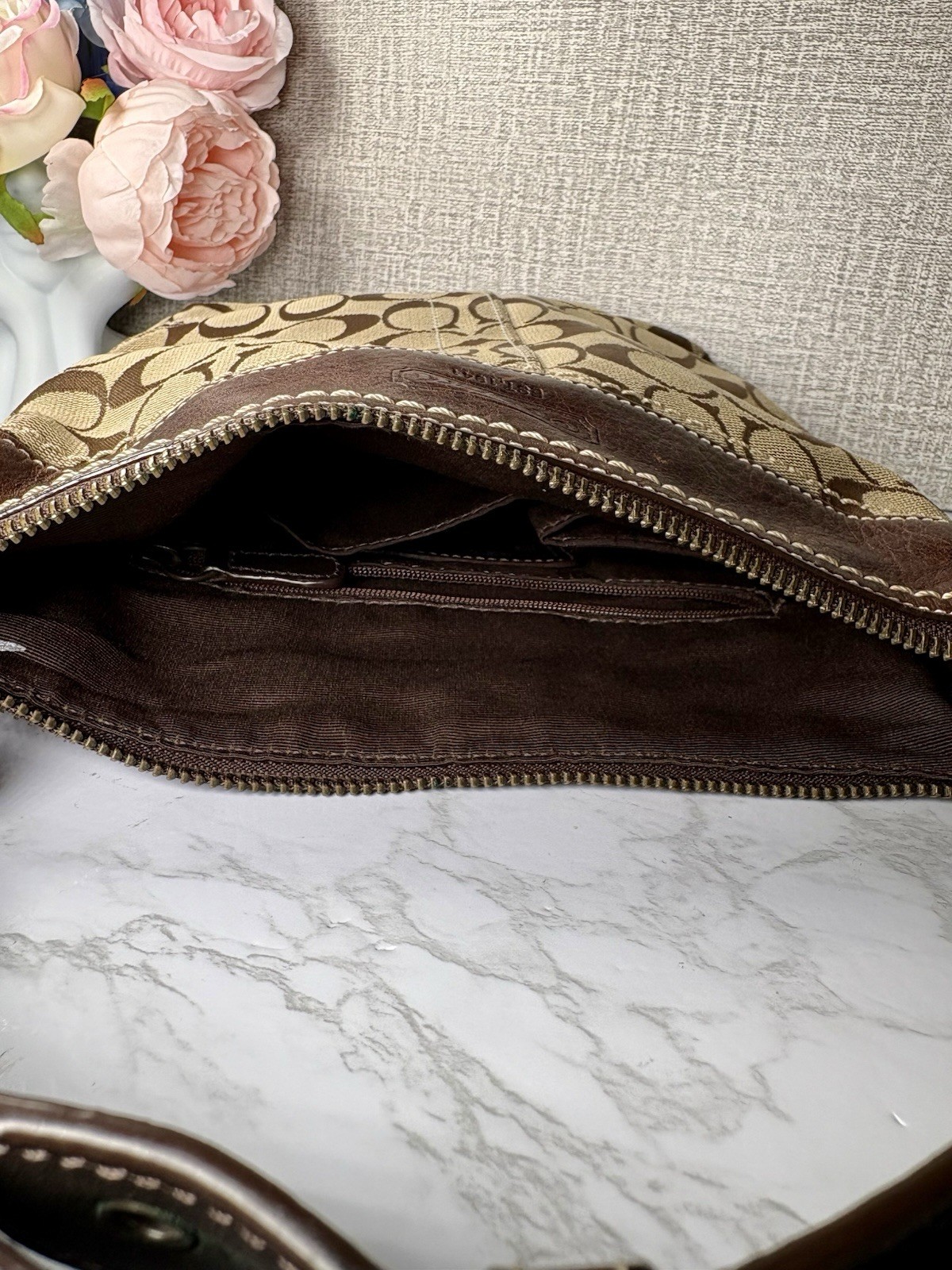 Coach Signature Logo Canvas Beige/Brown Crescent Shoulder Bag Zip Gold Hardware