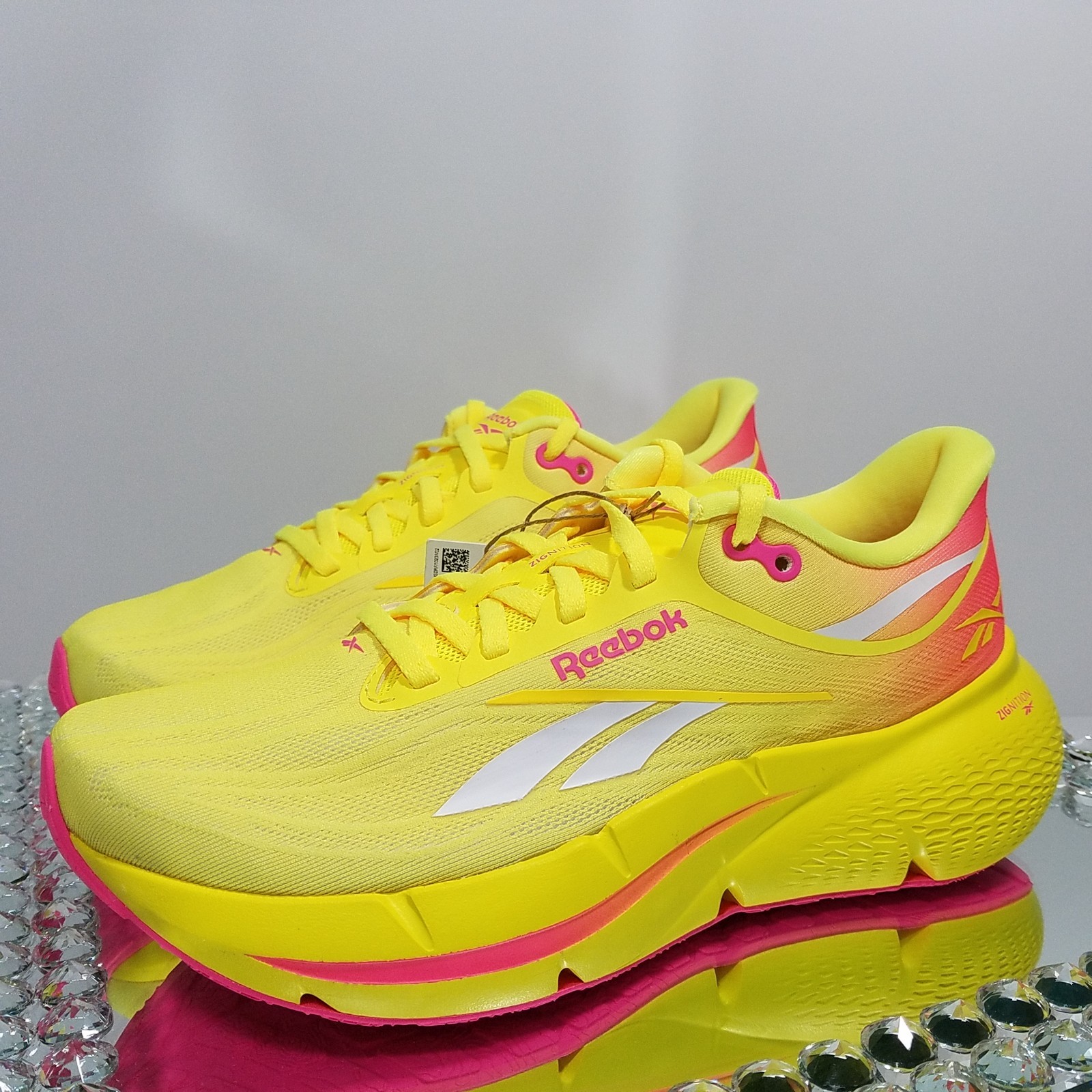 Reebok Zignition “Electric Yellow Atomic Pink” – Women’s Size 7.5 – 100233834