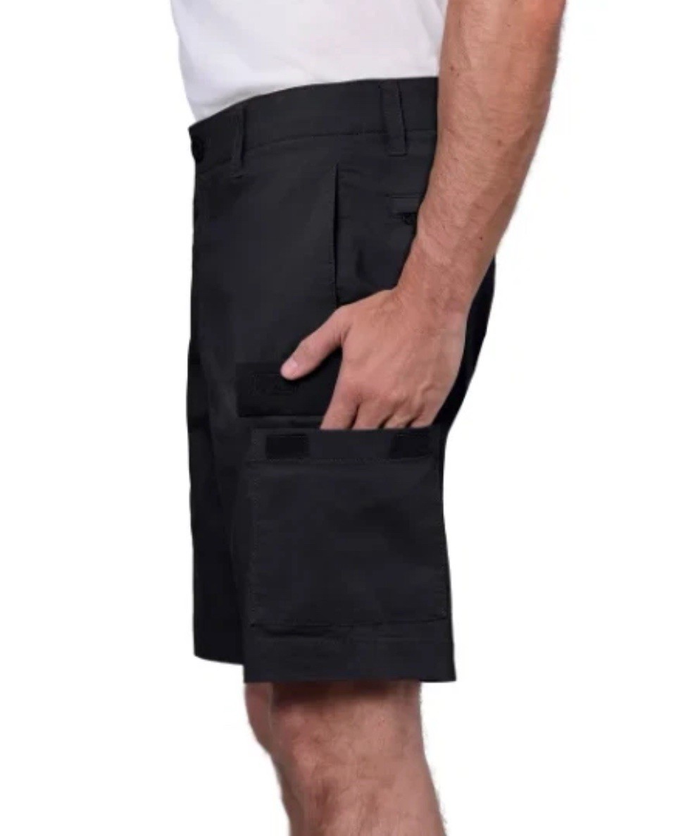 WearFirst Freeband Waist Cargo Shorts, Size 30, Black, 6 Pocket, Stretch Comfort