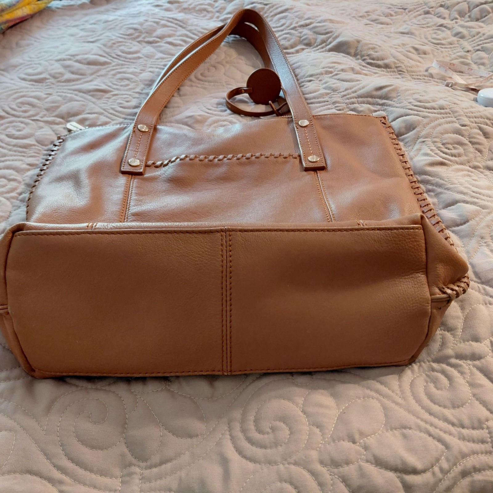 Tommy Bahama big leather bag accent stitching logo hangtag
