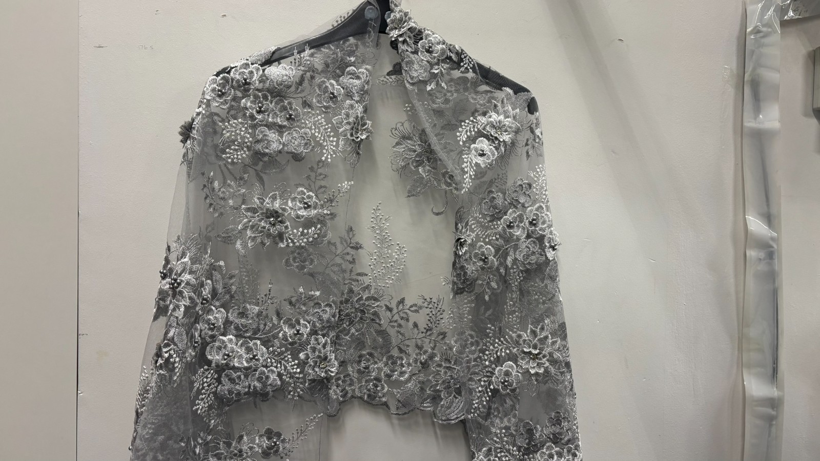 SILVER GRAY WRAP 3D FLOWERS EMBROIDERED SCARF WEDDING PARTY PROM SHAWL SHRUG